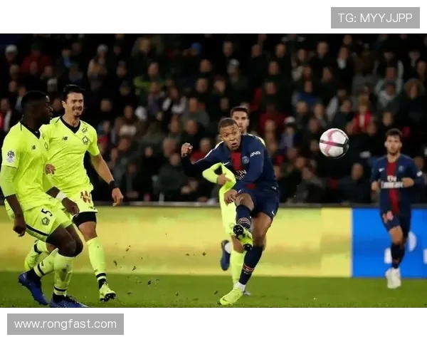 里尔与巴黎圣日耳曼2019赛季精彩对决回顾与分析